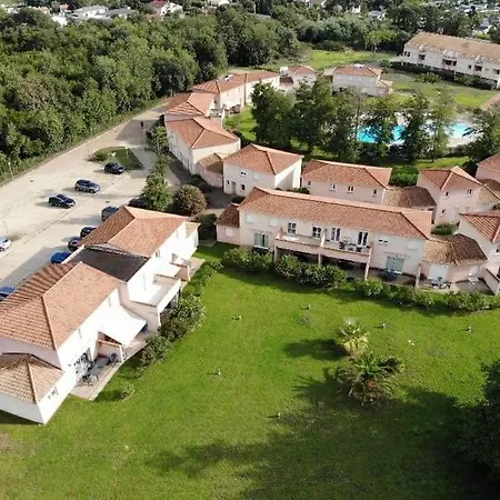 Casa de Férias Marysabel , Maison T4 Duplex, Résidence De Melody Avec 2 Piscines, à 500 M